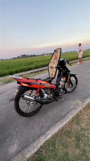 Fiz R 2-stroke AG Style: Specs and Overview