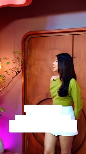 ✨Surprise set visits from #DirekLauren, Ms. Cory Vidanes, and newest houseguest #DonnyPangilinan have thrilled PBB Celeb Collab hosts Bianca Gonzales and Gabbi Garcia yesterday! #PBBCelebrityCollabEdition #PBBTheBigCollab #TatakStarMagic #StarMagic | STAR MAGIC