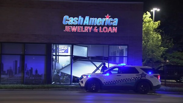 Crash-and-grab burglars target pawn shop on Southwest Side: police
