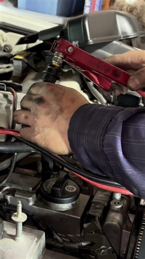 The Easiest Way to Test Spark WITHOUT Special Tools #diyautorepair #tireguy #automobile #mechanic