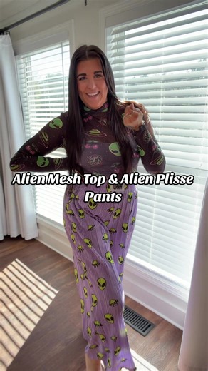 👽✨ Out of This World Style Serving cosmic cuteness in the Alien Mesh Top & Plisse Pants set by WKND Chasers 💫 Why blend in when you were born to stand out? 🛸 Tag your fellow space babes @WKND Chasers #wkndchasers #alienvibes #plisse #meshtop #tiktokshopblackfriday