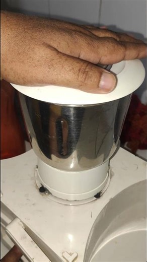 Mixer Grinder Grinding Sound.#asmr#sound#mixer#meenakirasoi#grind#usha#youtubeshorts#shorts#yt#viral