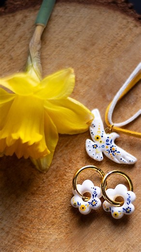 Прикраси з полімерної глини | Підвіски| Сережки | Брошки on Instagram: "Полімерна глина, фантазія і трохи любові 💫 . . . . #прикраси #ручнаробота #хендмадеукраїна #вирібручноїроботи #пташка"