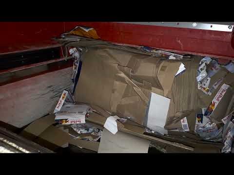 Cardboardcompactor (4K)