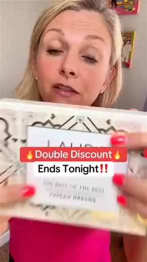 ✨ Laura’s Best of Baked Favorites – 3-Piece Kit ✨ Experience the glow of Laura’s most-loved Italian-made baked essentials in one stunning set! Featuring the Balance-n-Brighten Foundation for a flawless base, the Tuscan Dreams Palette with blush, bronzer, highlighter & 6 radiant shadows, plus a Retractable Kabuki Brush for seamless blending — this kit delivers everything you need for effortless, luminous beauty. Ultra-lightweight, dermatologist-approved, and always natural, these award-winning fo