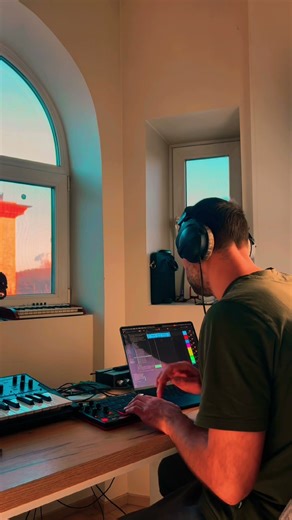 New toy in studio - Akai MPD218 | Lo-Fi Hip Hop sampling #shorts