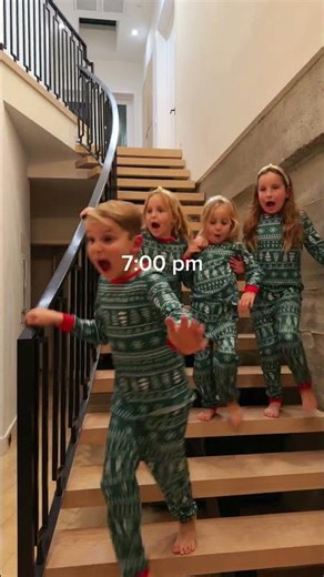 ASMR MOM: CHRISTMAS MOVIE NIGHT 🤔🎄