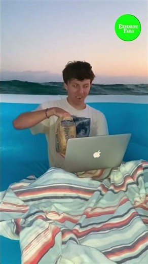 Expensive laptop fails 💻😳