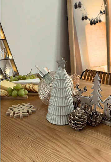 POV someone styled a festive table you actually want to hang out at 😍✨ #QDStores #Christmas #FestiveTablescape #Decorations #FYP