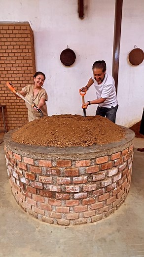 Padrinos de lujo en “Las Barbacoas de México” nos acompañó para abrir nuestro horno la chef @celia_florian y #PepeCruz de @ambienteseuropeos_oax ¡La barbacoa como todos los días salió riquísima! vénganse a probar nuestra deliciosa y fresca barbacoa. ¡En familia, en pareja o con amigos no pierdas la oportunidad visitarnos! #YaEstánAvisados #ParaQueVayánYDigan #MezcalSanCamilo #EIChivoDeLaCampana #BarbacoasMX ☎️RESERVACIONES 📱9516887746 📱9513119555 ⏰Horario Lunes a Sábado: 7:30am - 7:00pm Doming