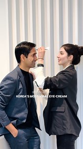 💕✨🇰🇷 Trying the Korea’s most viral eye cream 😍 ⠀ Who says eye cream is just for the eyes? ⠀ Presenting the “Mary & May - Tranexamic Acid Glutathione” 2-in-1 eye cream 💕 ⠀ ✨This 2-in-1 Brightening & Wrinkle Care eye creams comes with: ⠀ ✅ Tranexamic Acid - reduces the dark spots improves hyperpigmentation ✅ Glutathione - brightens the complexion, reduces the hyperpigmentation ✅ Vitamin C - evens skin tone, anti-aging antioxidant properties ⠀ ✨ It is fragrance free & safe for sensitive skin ✨