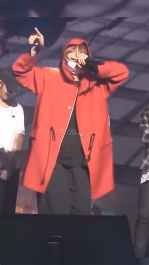 BTS V rapping performance 😅😍✨😝💜💜#btsmember #btsarmy #btsedits #btsshorts #bluecrystal