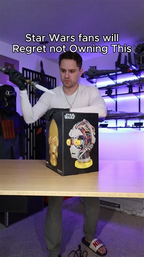 Unboxing the C-3PO droid head with removable gold outer shell with interior. Modify the wiring and you get a droid able to translate sith language. #unboxing #starwars #c3po #droid