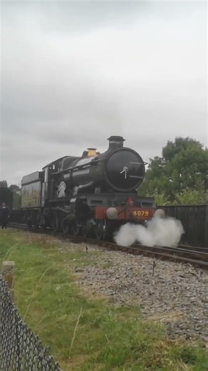 GWR Castle No.4079 'Pendennis Castle' moving out of Didcot's demonstration line #steamengine #train