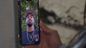 59K views · 1K reactions | La curiosidad de mamá choca con la negativa de Chantel: ¿Qué secretos guarda Alejandro sobre Pedro? Una foto inesperada desata la tormenta familiar ️‍♀️‍♀️ #LaFamiliaDeChantel Disfruta el contenido de Discovery en MAX. Suscríbete ahora: <https://bit.ly/MAX-TLCLA> | TLC Latinoamérica | Facebook