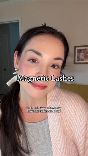 Magnetic lashes are so easy and mess free. No more glue for me💁🏻‍♀️😻 #magneticlashes #eyelashestutorial #lashextensions #beautyhacks #tiktokshopfinds