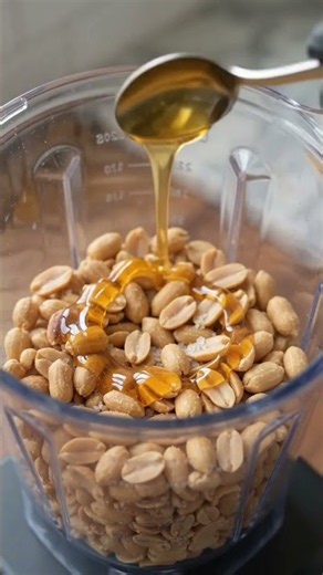 how to make Homemade Peanut Butter 🧈 in Minutes #quickrecipe #easyrecipe #peanutbutter