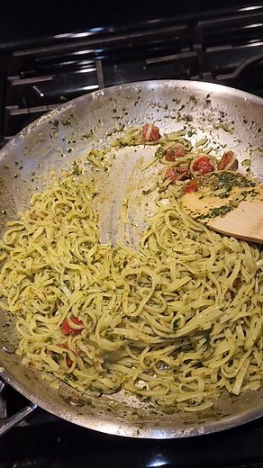 how to prevent sticking and reheat food on a stainless steel pan