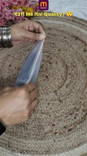 Sumi Lifestyle on Instagram: "₹311 Winter Leggings from Meesho 😱 Thermal Fleece Inside | follow for more reels 🫶 @meesho ₹311 Meesho Fleece Leggings Unboxing 🖤 | Winter Leggings Review Ye high waist thermal leggings maine Meesho se ₹311 me li hai 😍 ✔️ Fleece lined – winter perfect ✔️ Squat proof & non transparent ✔️ Daily wear + gym friendly Budget me best winter leggings 💯 👉 Meesho product link bio me 🔗 meesho leggings unboxing 311 rupees leggings meesho fleece leggings meesho haul winte