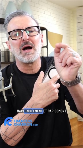 Lorsqu'on change notre cellulaire soit Android ou iPhone d'Apple, il y a des étapes et trucs à suivre avant de réinitialiser notre appareil pour supprimer tout son contenu. Dans cette chronique, on explique comment effacer ses données. 👉Cliquez le lien dans le 1️⃣ commentaire pour voir ma chronique! | François Charron - Page officielle