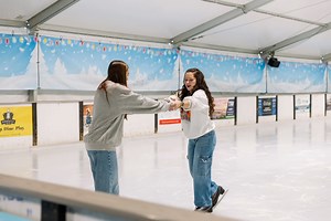 Get ready to spin, skate, and celebrate — the Tri-Cities Airport Ice Rink opens November 20th at Bristol Motor Speedway! 🎄 More Info 👉 https://bit.ly/3JK5VZX #ItsBristolBaby | Bristol Motor Speedway