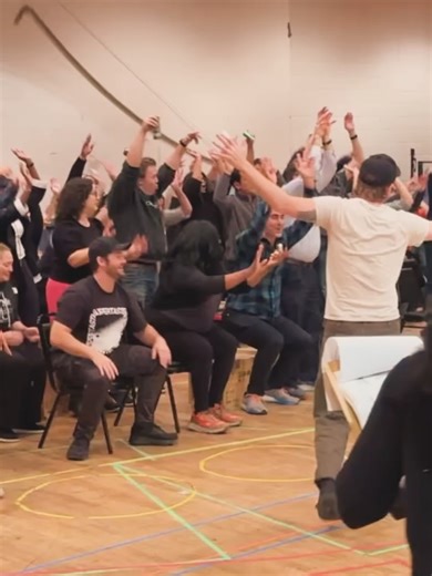 Met Opera Chorus on Reels
