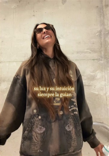 Es una diva y una musa una Diosa 🤍 la escribi el otro dia… sobre el arquetipo de la mujer fuerte y poderosa que deja de centralizar a los hombres y q no le importa lo que la sociedad le exija: ella hace lo que le da la gana 💎 que seamos Sofías siempre ! #carljung #sofia #arquetiposfemininos #nuevamusica