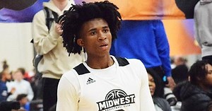 Rayvon Griffith, No. 47 overall prospect in '23, staying home to play for Cincinnati