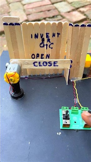 Single door gate • Dc motor