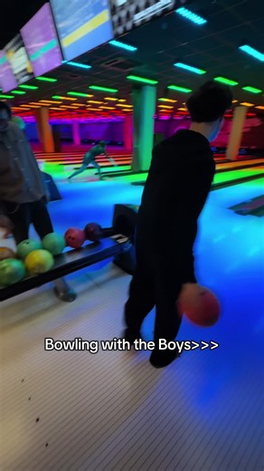 Bowling with Friends: A Fun Group Activity