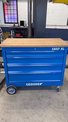 20K views · 176 reactions | How to remove a wheel hub with a slide hammer #cars #automotive #mechanic #tools #mercedes #carsofinstagram #mecanico #herramientas @gedore_automotive @gedore_original | WeWrench | Facebook