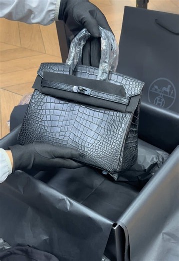 All of them are black 25 size crocodile leather bags.#luxurybag #handbag #luxuryunboxing #mensbag #womenbag
