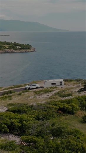 La nouvelle Adria Adora. Conçue pour vous. Demandez tous les détails à votre concessionnaire. #adria #caravanes #qualitédepuis1965 #adria60Yselection | Caravanes Adria France