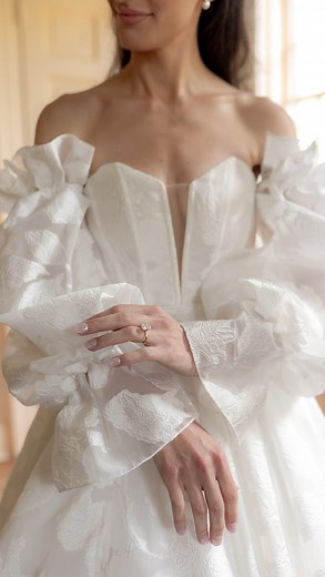 Miami | Charleston Bridal Makeup Artist on Instagram: "When I almost said no to a wedding… but ended up doing Madelyn Cline’s makeup 😱✨ Fun story — this wedding wasn’t even my own booking! I was asked to cover it for another company, and truthfully, I almost declined because my schedule was already packed. But the workaholic in me said yes (like I usually do 😅). I did my bride’s trial, and everything seemed pretty normal… until the wedding day when she casually dropped the bomb that her first