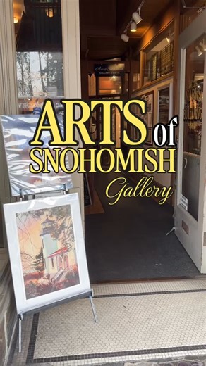 Step inside the Arts of Snohomish Gallery—a nonprofit cooperative tucked in the heart of downtown, where the walls tell stories and the artists are your hosts. Open daily and run by the makers themselves, the gallery showcases a vibrant mix of paintings, photography, mixed media, jewelry, and handcrafted gifts. For over 20 years, it’s been a cornerstone of the local arts community—supporting regional artists, hosting monthly shows, and creating space for connection. Come meet them, see what they