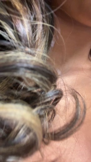 What we do during downtime at campaign shoots ❤️😭