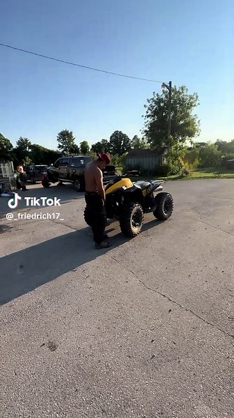 Suns out buns out 🍑 @Liam @BLUEF150 @2020blueram1500 @Paul Bettencourt @Dallas Egli #quads #sundaynight #cleaning #fixing