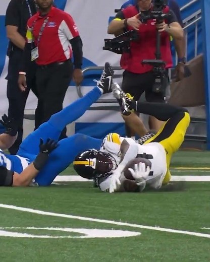 HOW DID HE CATCH THIS?? #PITvsCLE: 12/28 at 1 PM on CBS
