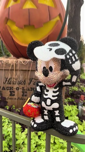 Mickey Skelton Popcorn Bucket 2023 #mickeysnotsoscaryhalloweenparty #boobash #disneypopcornbucket #rhinestoned #mickeyskeletonpopcornbucket #disneyworld #sillydancingskeleton #disneyadult #disneypopcornbucket #disney