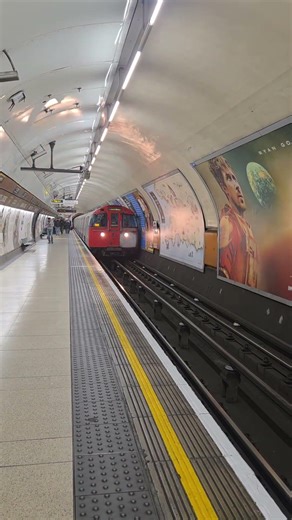 Bakerloo Line train at Charing Cross