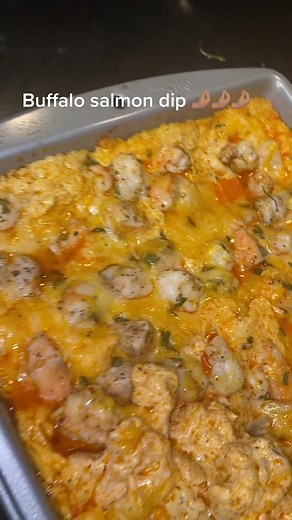 I’ll sell one of my cousins for some of this 😮‍💨😮‍💨😮‍💨 it’s soooo fkn good #fyp #buffalodip #potheadsnacks