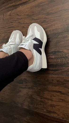 Best Neutral Shoe for Fall Fashion: New Balance 327