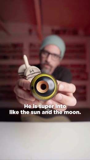 Take a closer look at the new Kengo Pro Mod! • @matt_sweets is here to break down all the details of this awesome kendama! Go support @kengokawamura and snag one for yourself!! • #SweetsKendamas #KengoMod #ProMod #Kendama #Unboxing | Sweets Kendamas