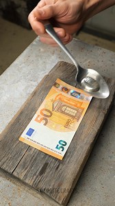 Minimalist Cardholder Made by Hand | 5-Minute Crafts Like