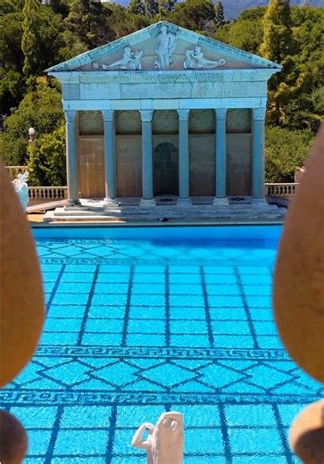 👇 About this incredible castle in California 💌 Follow for more California & USA travel inspo! ✨ Hearst Castle is a historic estate overlooking California’s Central Coast, featuring grand European-inspired architecture, beautiful gardens, and the iconic Neptune and Roman Pools. 📍 Hearst Castle, San Simeon, CA 🏰 Tour Recommendation: • Grand Rooms Tour • $35 adults | $18 children ages 5–12 • 60 minutes • Best option for first-time visitors • Includes the main rooms of Casa Grande ✨ Other tours 