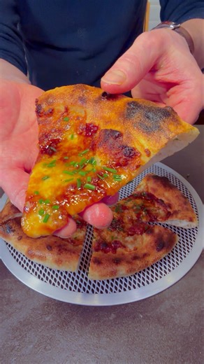 Marmite Pizza! It works! #marmite #homemadepizza #pizza