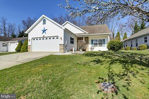 24 Lantern Ln, Shippensburg, PA 17257 - MLS PACB2013664 - Coldwell Banker