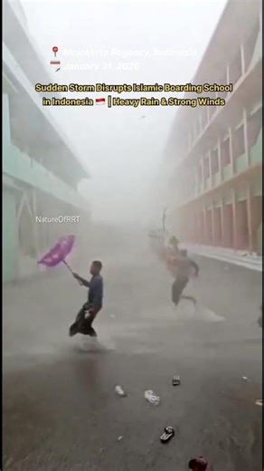 Sudden Storm Disrupts Islamic Boarding School in East Java | Heavy Rain & Strong Winds