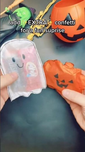 Last Minute Easy DIY Halloween Tissue Paper Pumpkin Party Favor Craft 🎃 Trick or Treat #halloween