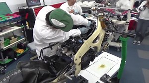 241K views · 2.2K reactions | La Honda RC213V-S ? Une pièce d'orfèvrerie assemblée à la main ! Et voici comment grâce à ces images rares... | Moto Revue | Facebook